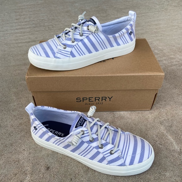 Women's crest vibe beach stripe sneaker Clearance